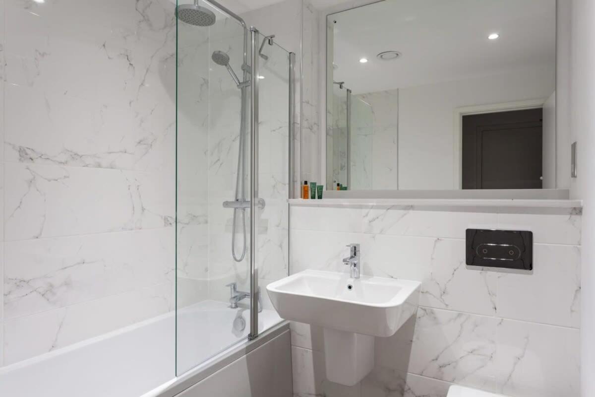 Stunning Modern 1Br Flat In Central 伯明翰 外观 照片